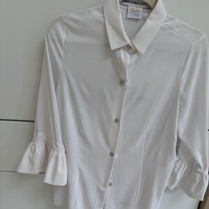 Gretchen Scott white blouse with ruffled sleeve. XS